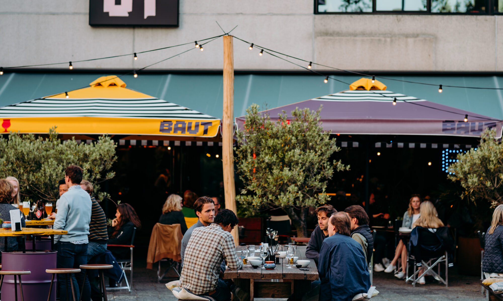 Ambiance Impression Terras Het Restaurant of Baut Oost